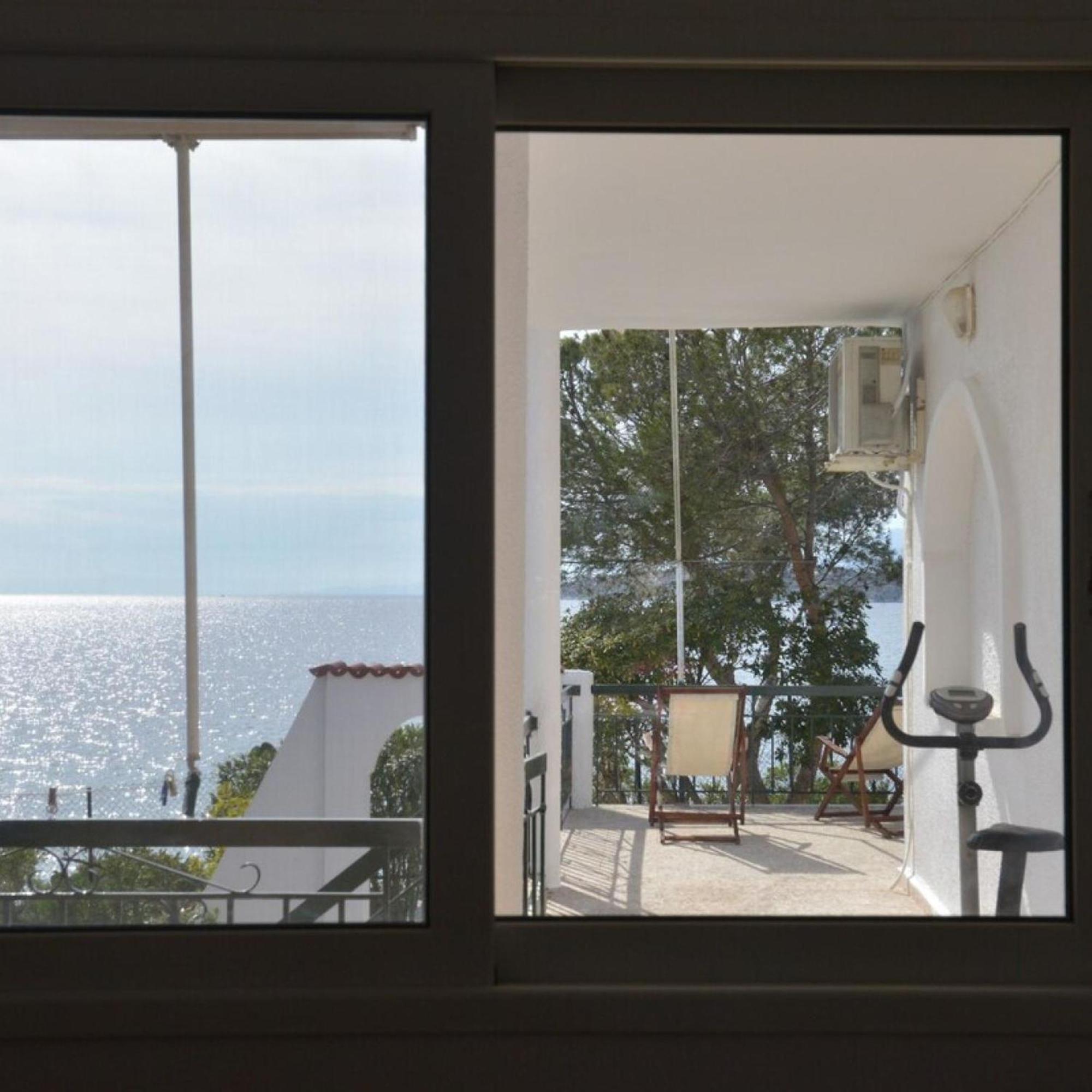 Salamis Beachfront House Экстерьер фото