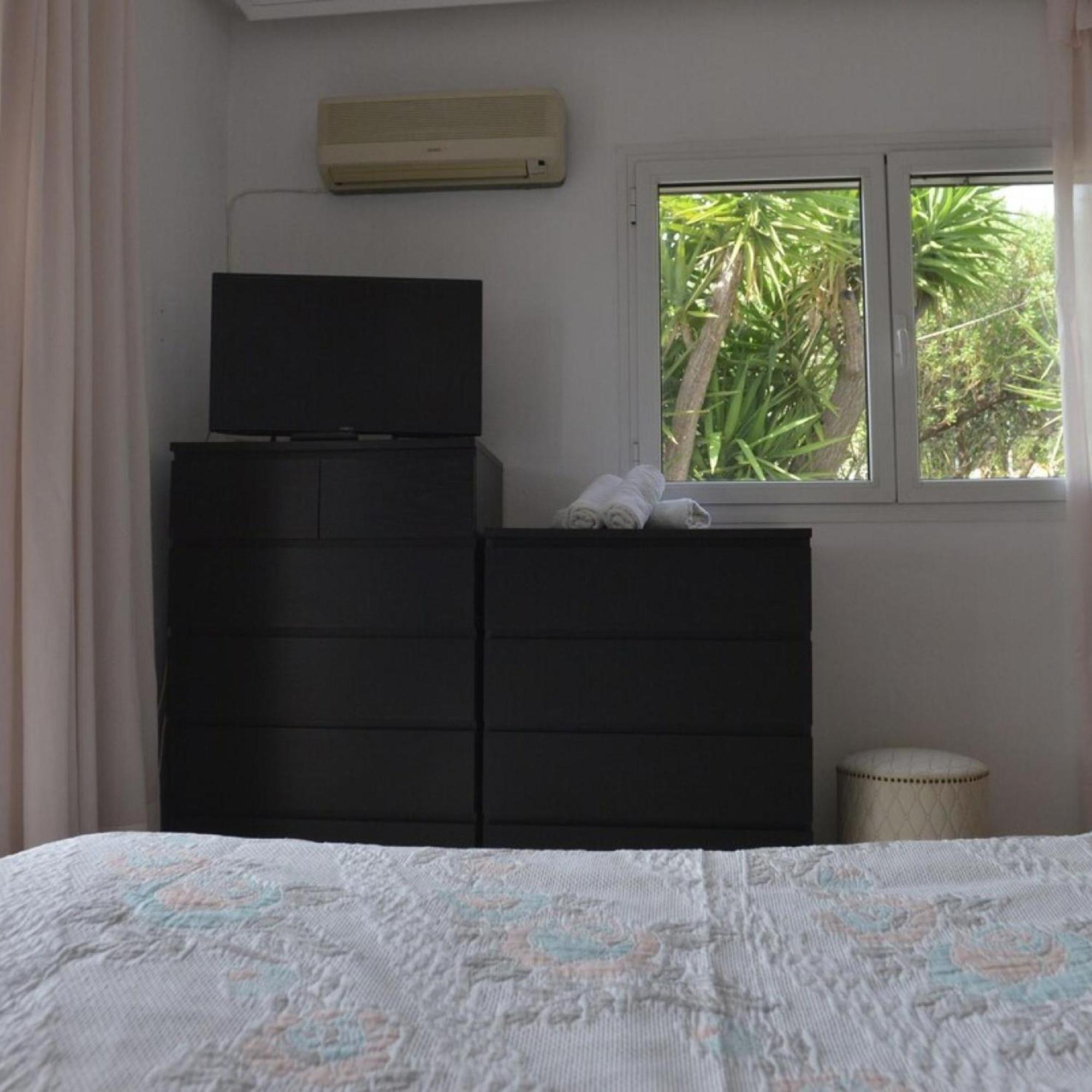 Salamis Beachfront House Экстерьер фото